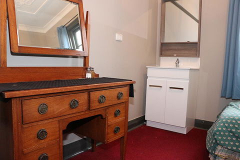 Bayview Hotel - Batemans Bay - Redcliffe Tourism 1