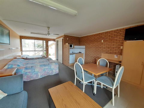 Bayview Motor Inn - Redcliffe Tourism 3