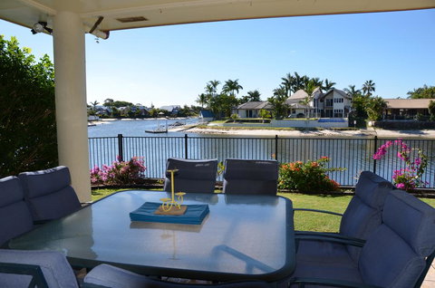 Bayz Maroochy Waters - Redcliffe Tourism 1