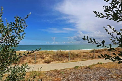 Beach Cottage In The Heart Of Mandurah - Redcliffe Tourism 2