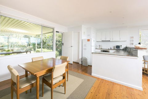 Beach Cottage, Forster - Redcliffe Tourism 3