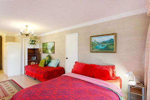 Beach Haven Studio - Redcliffe Tourism 1