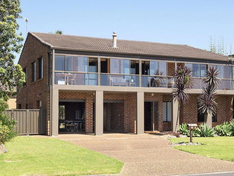 Beach House On Jones Beach - Kiama Accommodation - Redcliffe Tourism 0