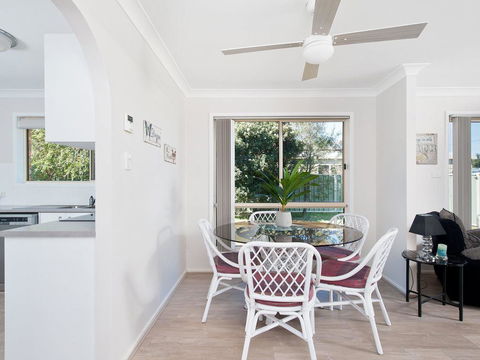 Beach Paradise @ Anna Bay - Redcliffe Tourism 0