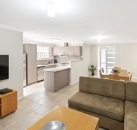Beach Resort Chalet - Redcliffe Tourism