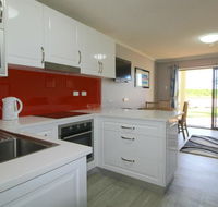 Beachfront 2 25 Willow Street - Redcliffe Tourism