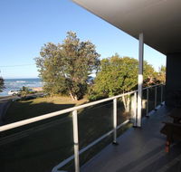 BEACHFRONT 3- 3/12 Bundella Ave LC - Redcliffe Tourism