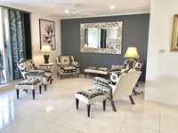 Beachfront Apartment- Paringa