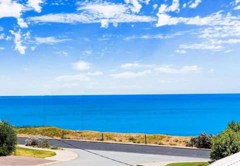 Relaxing Getaway Beachfront Access Multi Family Pets Mandurah - Redcliffe Tourism 2