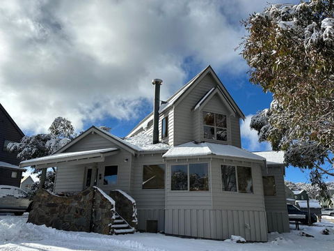 Red Robin - Redcliffe Tourism 0