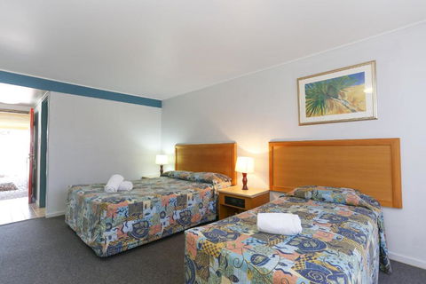 Reef Resort Motel - Redcliffe Tourism 3
