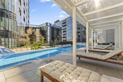 Refined 2-Bed With Luxurious Building Amenities - Redcliffe Tourism 0