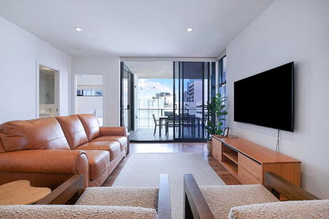 Regatta Hideaway - A Breezy Balcony Residence - Redcliffe Tourism 0