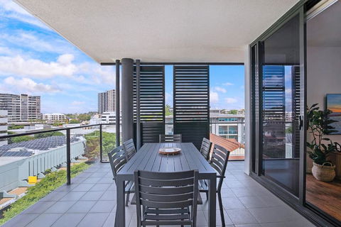 Regatta Hideaway - A Breezy Balcony Residence - Redcliffe Tourism 1
