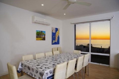 Relax At 36 - Redcliffe Tourism 3