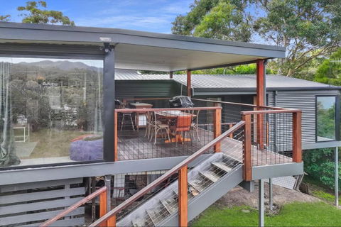 Relax At Goughs Bay - Redcliffe Tourism 3