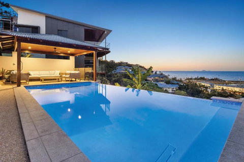 Relax & Daydream At 2 Elementa - Redcliffe Tourism 0