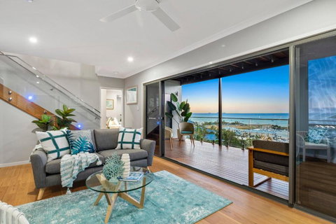 Relax & Daydream At 2 Elementa - Redcliffe Tourism 1