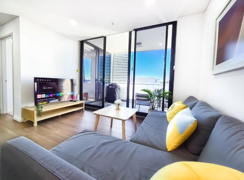 Relaxing 1BR W Pools & SPA, Gym In Olympic Park - Redcliffe Tourism 3