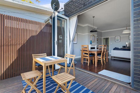 Relaxing Retreat On Earle St, Cremorne Near Attractions - Redcliffe Tourism 0