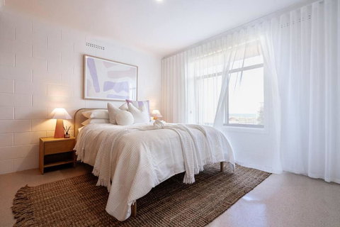 Renovated Apartment With Ocean Views - Redcliffe Tourism 0