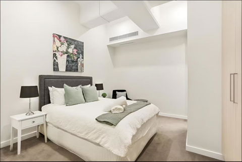Renovated Warehouse Conversion In Heart Of Sydney - Redcliffe Tourism 3