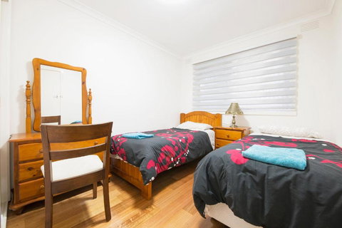 Rent Melbourne - Redcliffe Tourism 2
