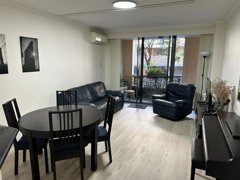 Resort Style 2BR Apt In Pyrmont Next To Darling Harbour - Redcliffe Tourism 1