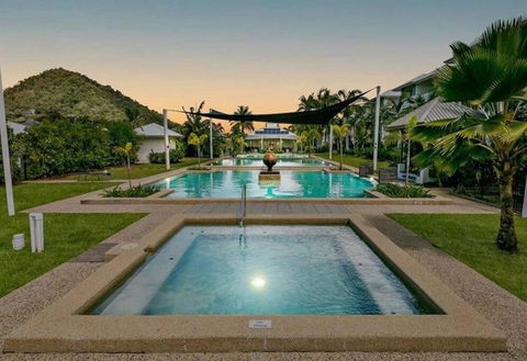 Resort Style Holiday Unit - Redcliffe Tourism 0