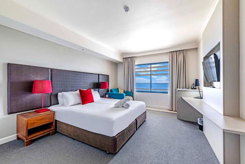 Resort Style Living In An Oceanview King Suite - Redcliffe Tourism 0