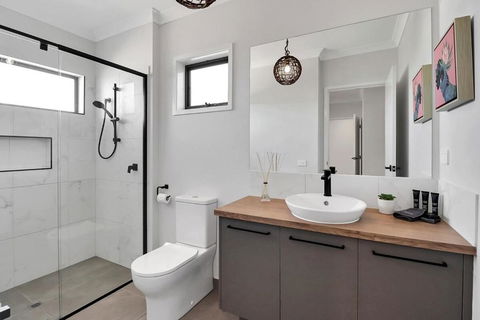 Retreat On Bedajanawa - Redcliffe Tourism 2