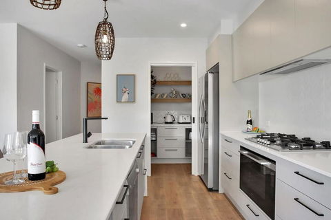 Retreat On Bedajanawa - Redcliffe Tourism 0