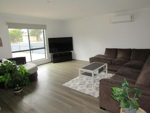 Retreat On Talbot - Redcliffe Tourism 3