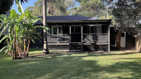 Retro Beach House - Macmasters Beach - Redcliffe Tourism 0