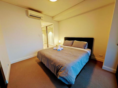 Rhodes Two Bedroom Apartment With Fantastic Water View - Redcliffe Tourism 1