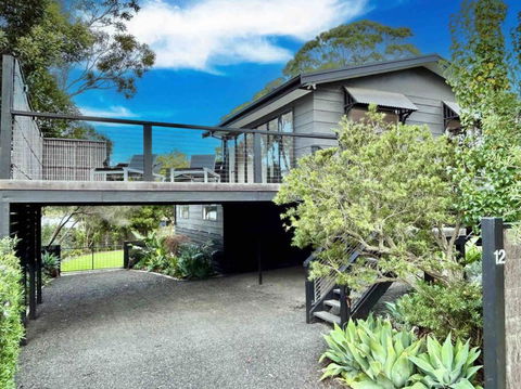 Rhyll Home With A View - Redcliffe Tourism 0