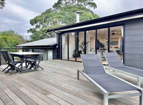 Rhyll Home With A View - Redcliffe Tourism 3