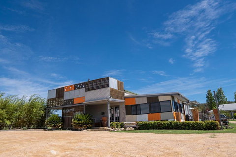 Ridgemill Estate - Redcliffe Tourism 0