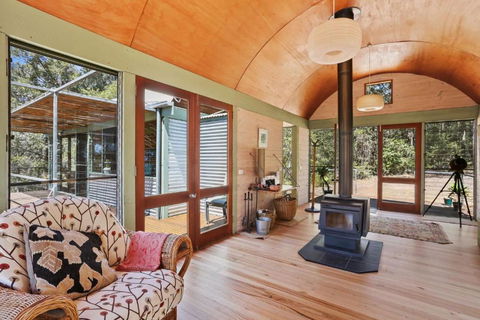 Rikkara Sanctuary 19 Rikkara Avenue Private Retreat - Redcliffe Tourism 1