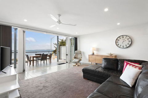 Rip N View - Redcliffe Tourism 0