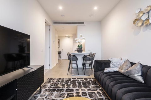 Ritzy Apartment In Iconic Australia 108 With Views - Redcliffe Tourism 2