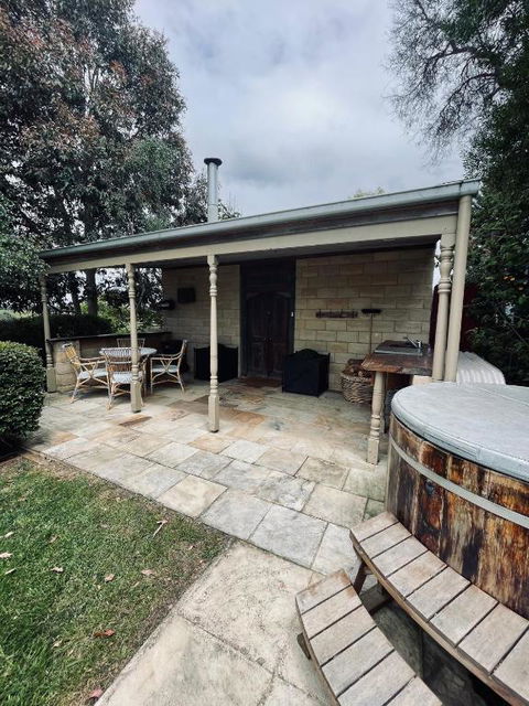 Rivendell Farm Estate - Redcliffe Tourism 0