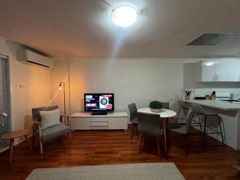 River End Unit Near Parkland - Redcliffe Tourism 0
