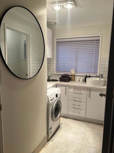 River End Unit Near Parkland - Redcliffe Tourism 1