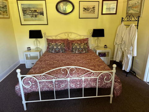 River Front Estate - Redcliffe Tourism 1