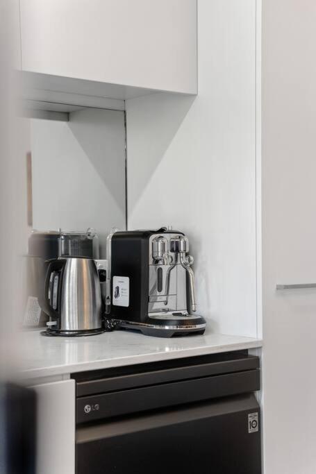 River Torrens Retreat - 2BR, Parking, Wi-Fi - Redcliffe Tourism 1