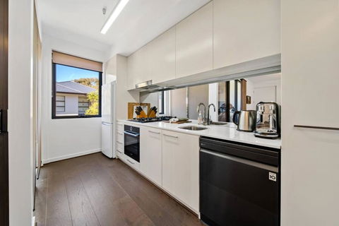 River Torrens Retreat - 2BR, Parking, Wi-Fi - Redcliffe Tourism 2