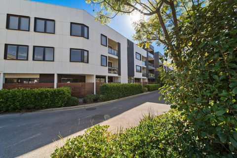 River Torrens Retreat - 2BR, Parking, Wi-Fi - Redcliffe Tourism 3
