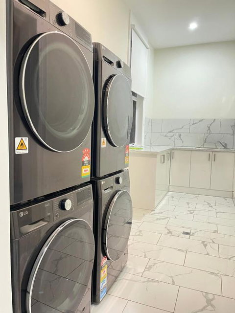 Riverside Hotel - Redcliffe Tourism 3