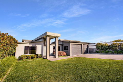 Riverside Haven - Redcliffe Tourism 2